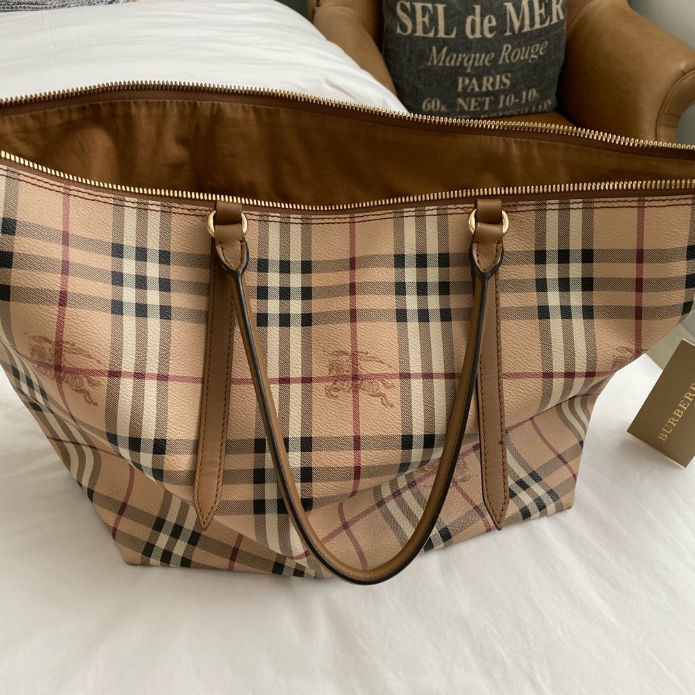 BURBERRY Salisbury M. Tote